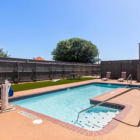 Quality Inn Bastrop Exterior photo